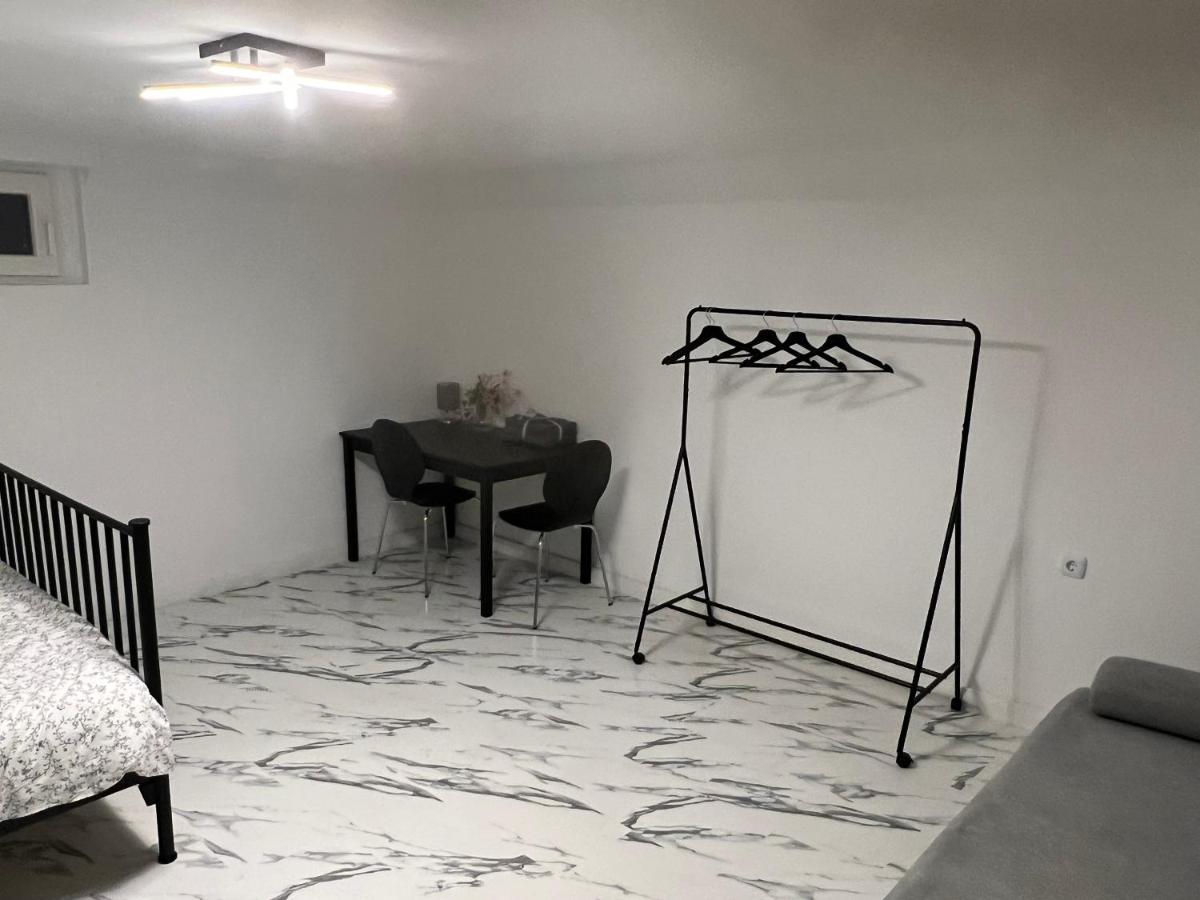 Nice Calm Souterrain Appertment In Ratingen Zewnętrze zdjęcie